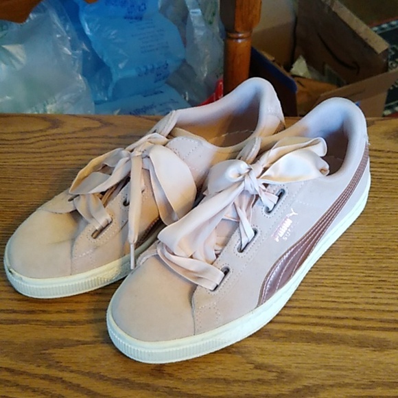 Puma Shoes - Dusty Rose Size 6.5 Puma Suede Shoes